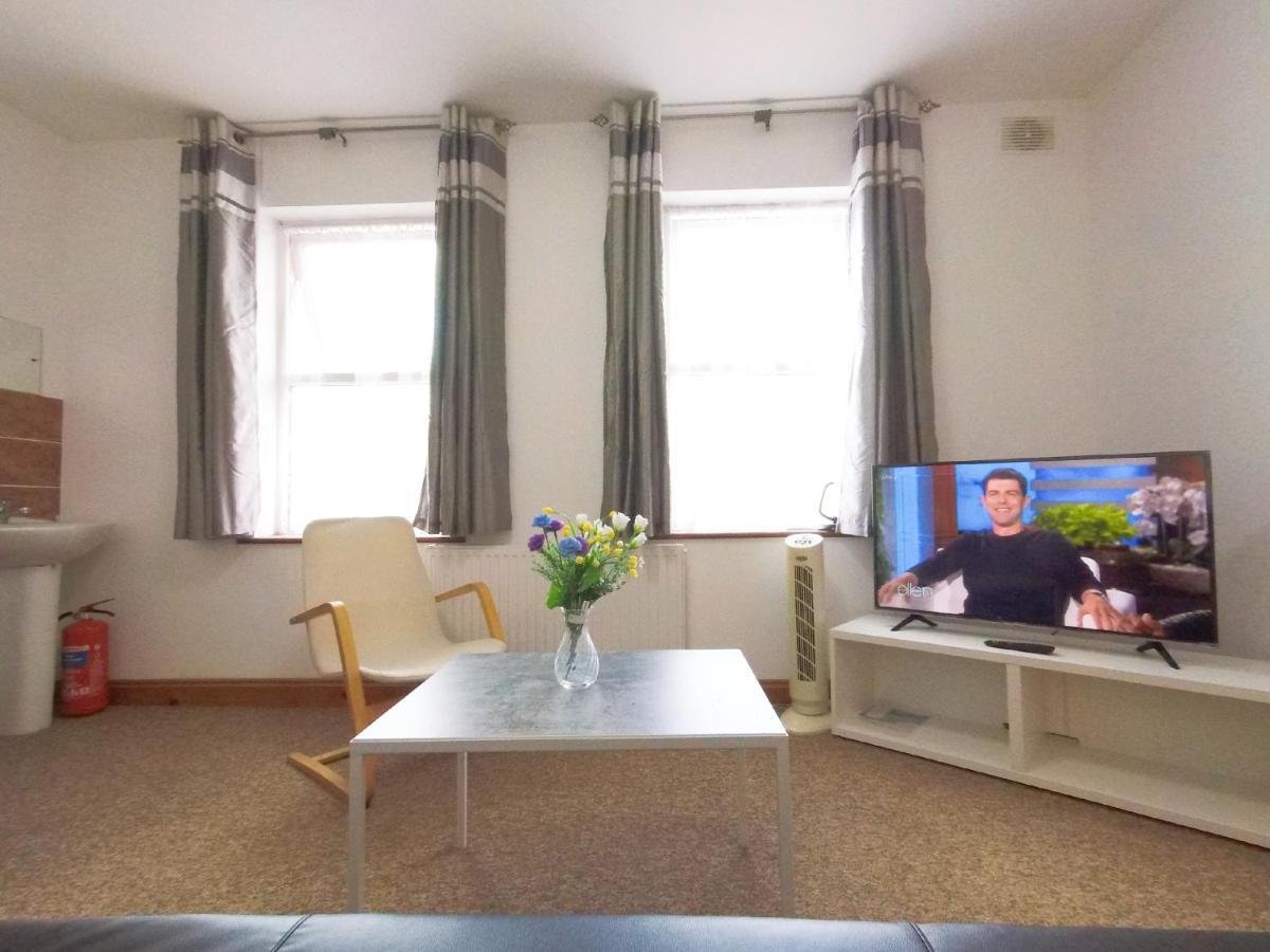 דירות לונדון Carnation Flat A In Wembley מראה חיצוני תמונה